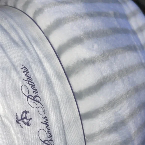 Brooks Brothers Luxe Plush King Blanket in White and Light Gray Stripes - Picture 4 of 13